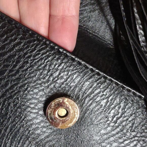 Black Vegan zippered Clutch Purse              P1 - Picture 4 of 9